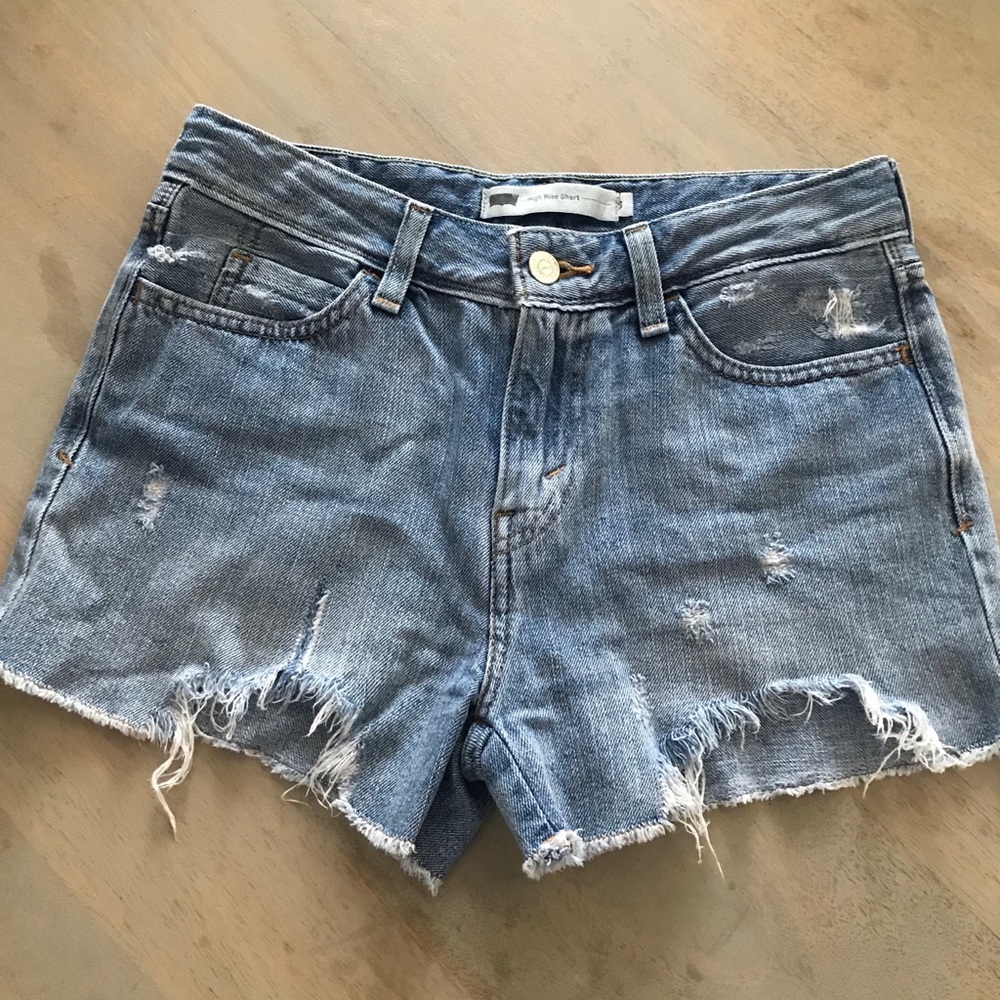 Levi’s High Rise Jean Short